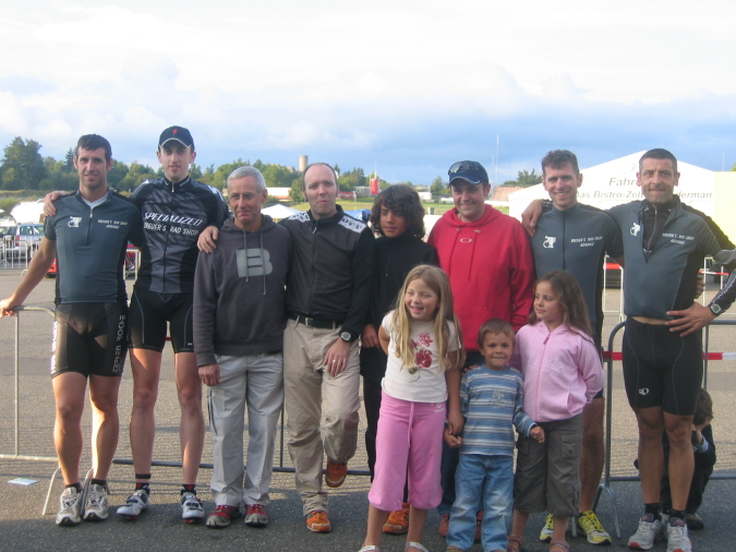 TriTeam Sinzig beim 24h-Rennen auf dem Nürburgring 2005 TriTeam Sinzig beim 24h-Rennen
auf dem Nürburgring 2005